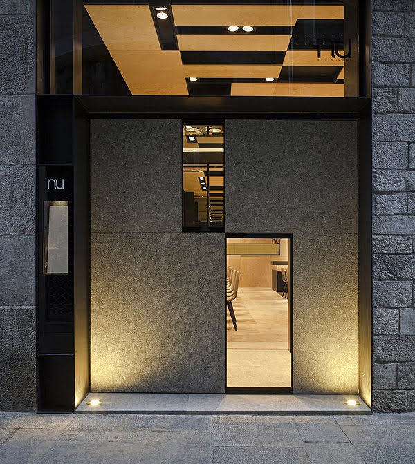 Restaurant in Girona mit Außenverkleidung und Steininterieur